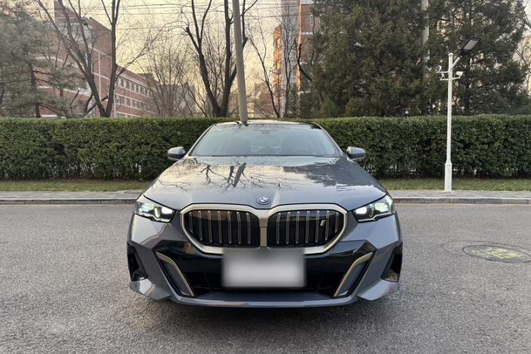 Used BMW i5 2024 eDrive 35L M Sport Package Exterior 1