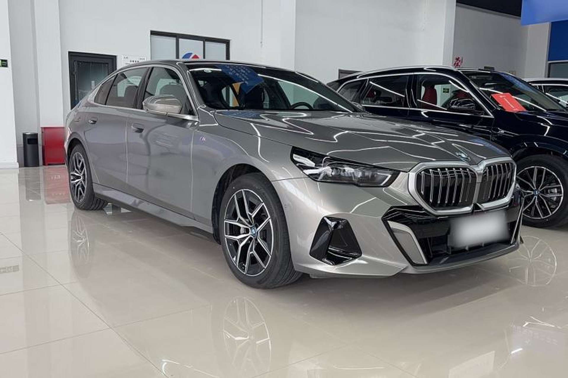 Used BMW i5 2024 eDrive 35L Luxury Model with M Sport Package Exterior 2