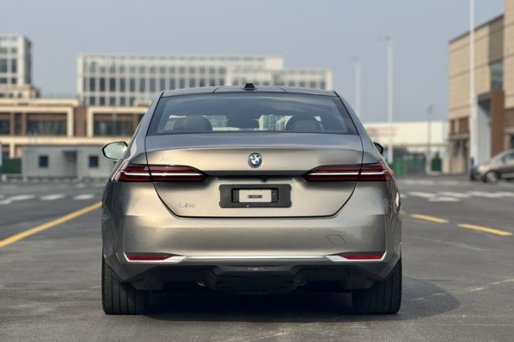 Used BMW i5 2024 eDrive 35L Prestige Luxury Package Exterior 2