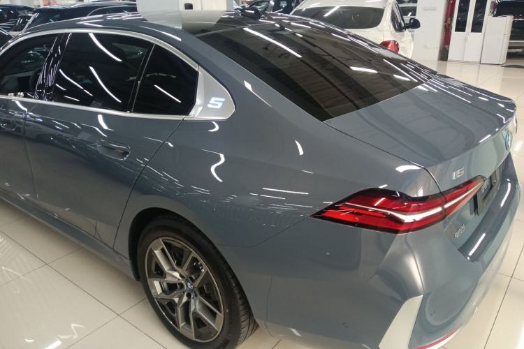 Used BMW i5 2024 eDrive 35L Luxury Package Exterior 2