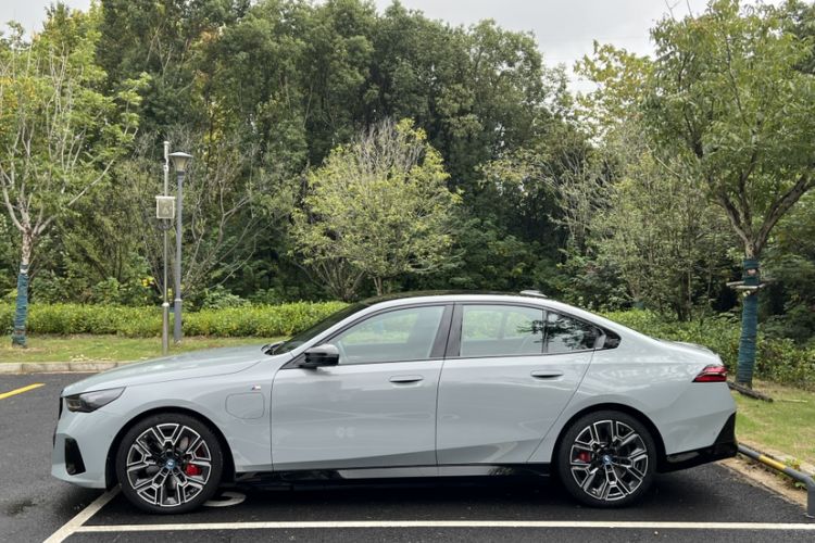 Used BMW i5 2024 xDrive M60 Exterior 3