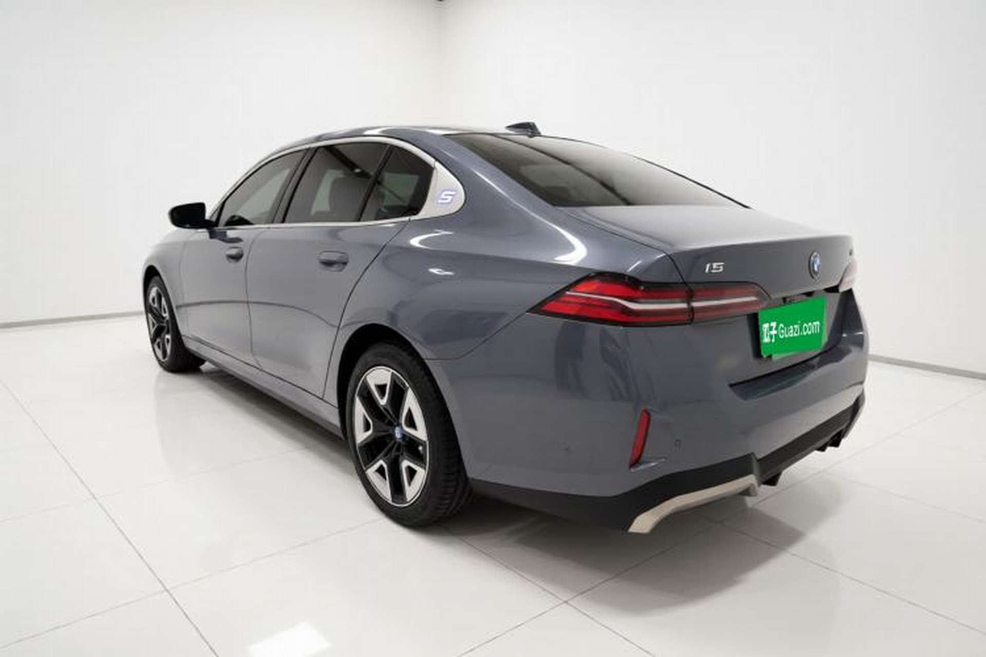 Used BMW i5 2024 eDrive 35L M Sport Package Exterior 3