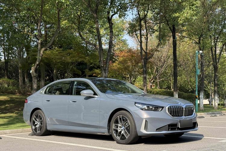 Used BMW i5 2024 eDrive 35L Luxury Package Exterior 3