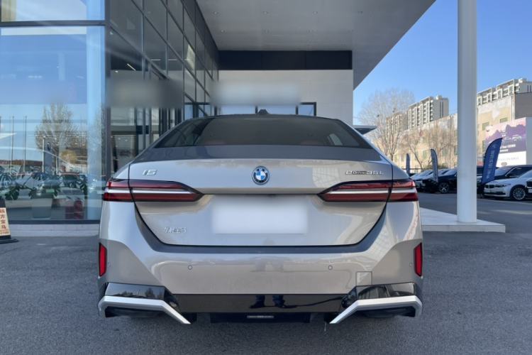 Used BMW i5 2024 eDrive 35L M Sport Package Exterior 3