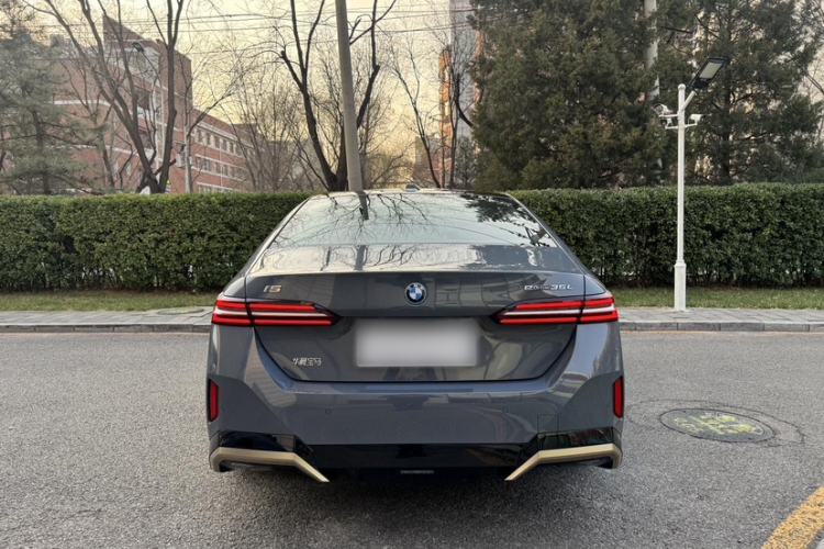 Used BMW i5 2024 eDrive 35L M Sport Package Exterior 3