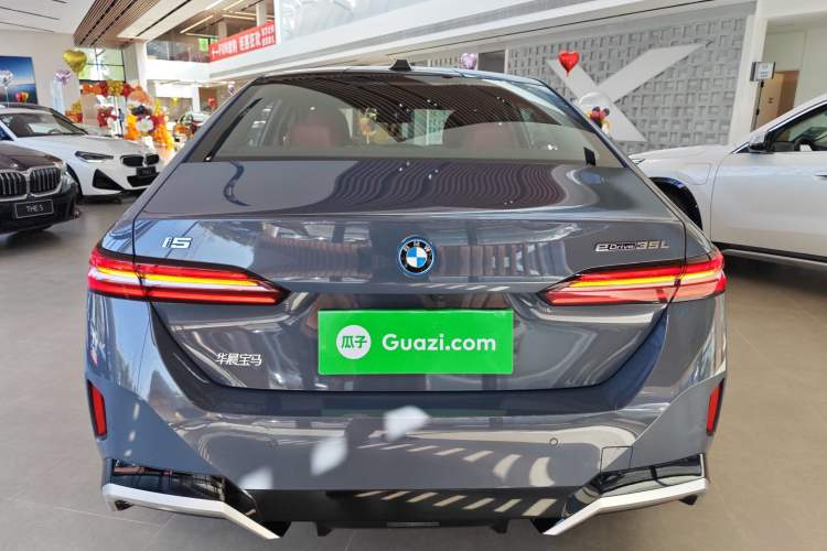 Used BMW i5 2024 eDrive 35L M Sport Package Exterior 4