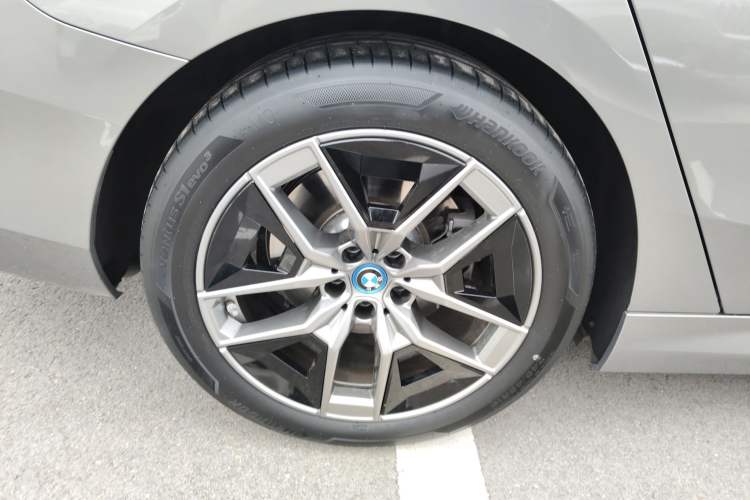 Used BMW i5 2024 eDrive 35L M Sport Package Exterior 5