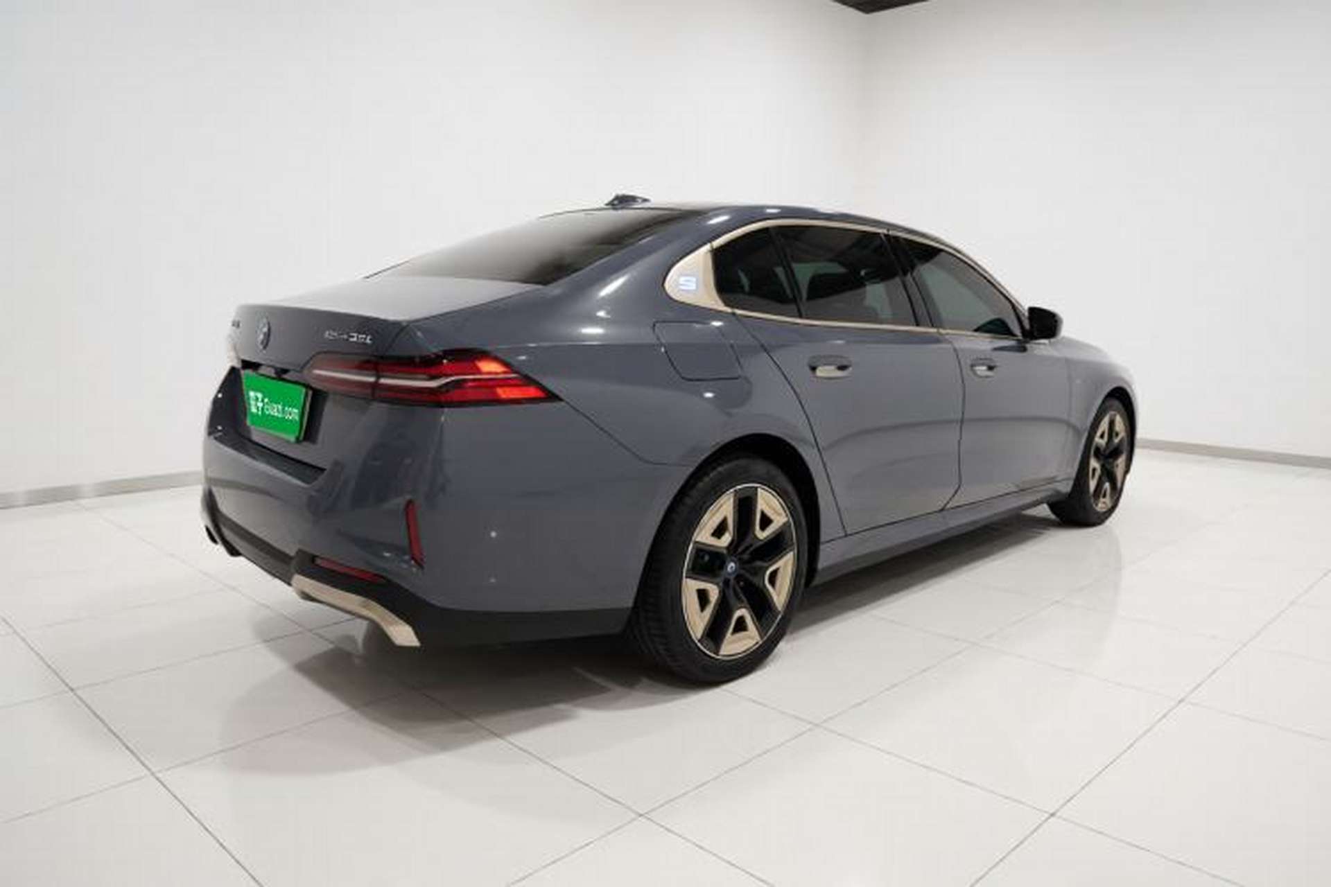 Used BMW i5 2024 eDrive 35L M Sport Package Exterior 5
