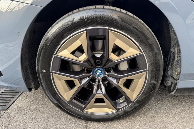 Used BMW i5 2024 eDrive 35L M Sport Package Exterior 5