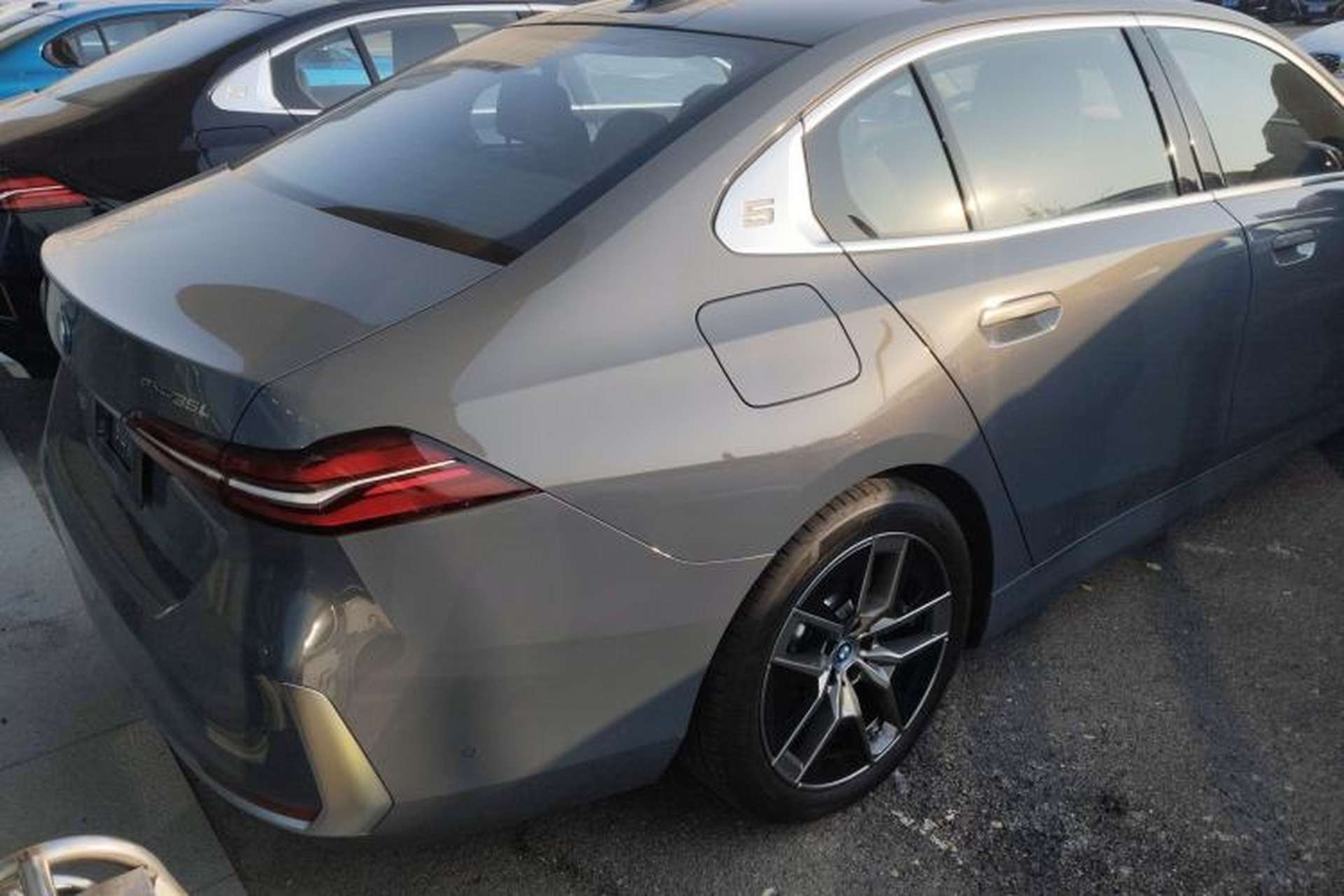 Used BMW i5 2024 eDrive 35L Prestige Luxury Package Exterior 5