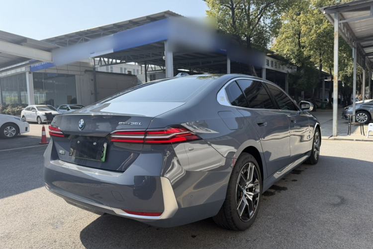 Used BMW i5 2024 eDrive 35L Prestige Luxury Package Exterior 5