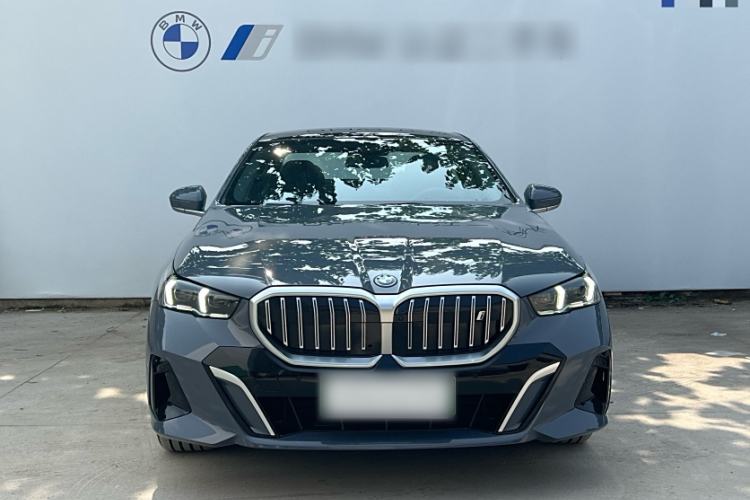 Used BMW i5 2024 eDrive 35L Luxury Model with M Sport Package Exterior 5