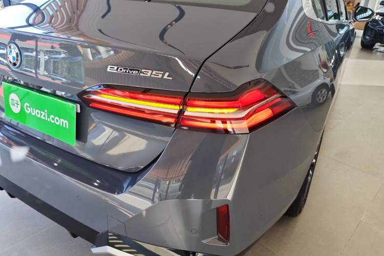 Used BMW i5 2024 eDrive 35L M Sport Package Exterior 6