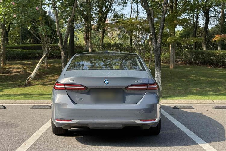 Used BMW i5 2024 eDrive 35L Luxury Package Exterior 6