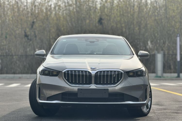 Used BMW i5 2024 eDrive 35L Prestige Luxury Package Exterior 7