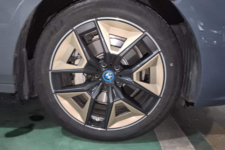 Used BMW i5 2024 eDrive 35L M Sport Package Exterior 7