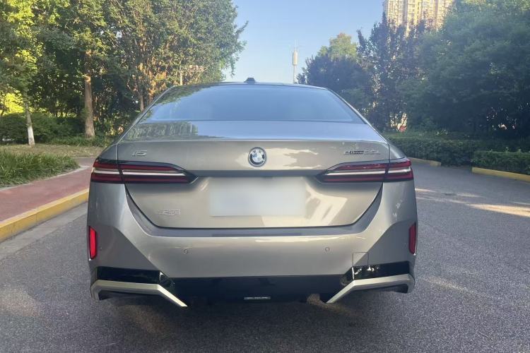 Used BMW i5 2024 eDrive 35L Luxury Model with M Sport Package Exterior 8