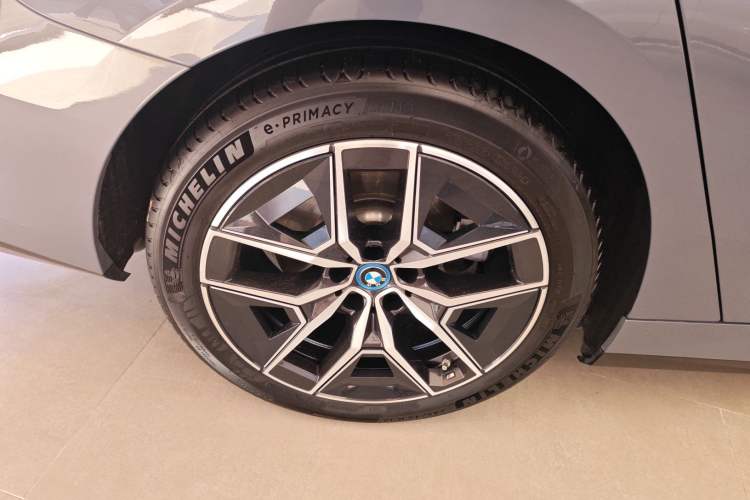 Used BMW i5 2024 eDrive 35L M Sport Package Exterior 8