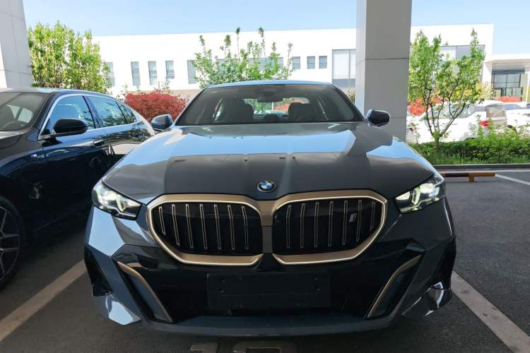 Used BMW i5 2024 eDrive 35L Luxury Model with M Sport Package Front