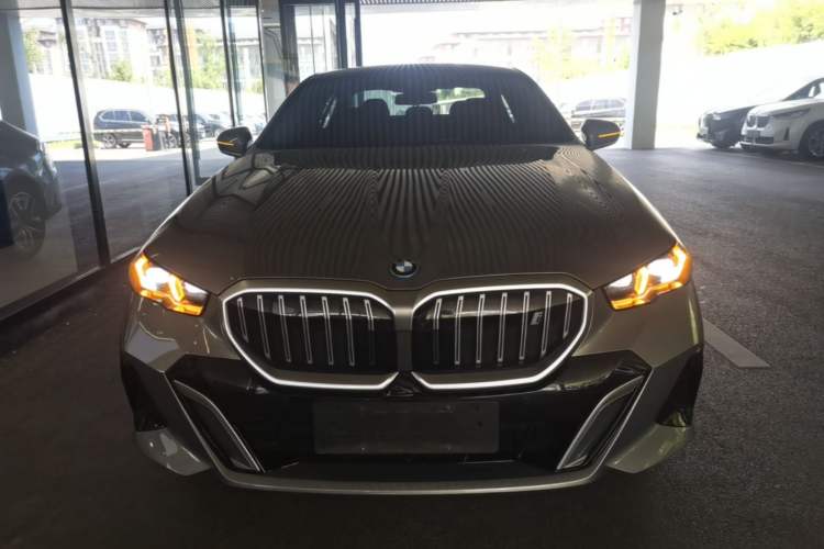 Used BMW i5 2024 eDrive 35L Luxury Model with M Sport Package Front