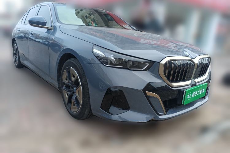 Used BMW i5 2024 eDrive 35L Luxury Model with M Sport Package Front Right 45 Deg