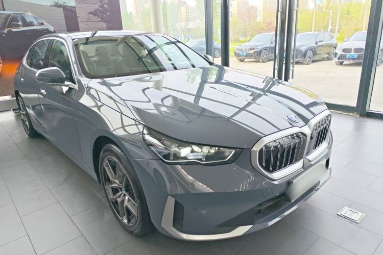 Used BMW i5 2024 eDrive 35L Prestige Luxury Package Front Right 45 Deg