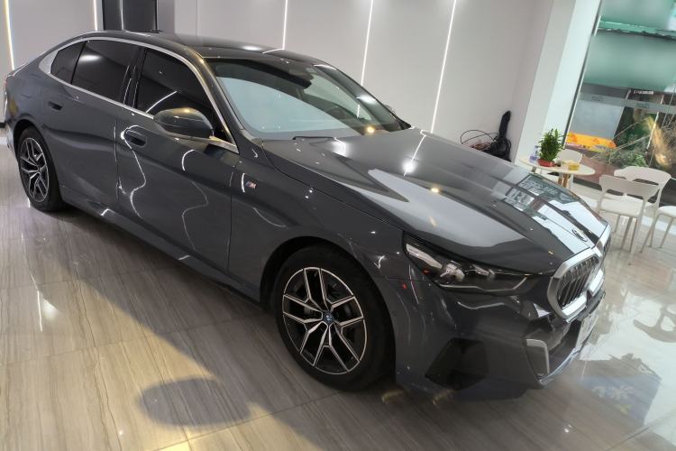 Used BMW i5 2024 eDrive 35L M Sport Package Front Right 45 Deg