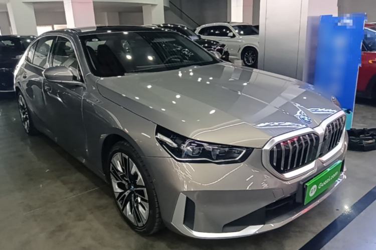 Used BMW i5 2024 eDrive 35L Prestige Luxury Package Front Right 45 Deg
