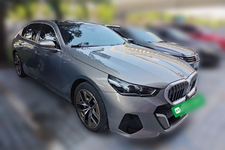 Used BMW i5 2024 eDrive 35L Luxury Model with M Sport Package Front Right 45 Deg