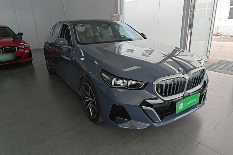 Used BMW i5 2024 eDrive 35L Luxury Model with M Sport Package Front Right 45 Deg