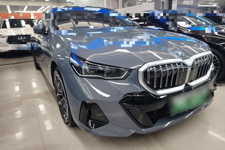 Used BMW i5 2024 eDrive 35L Luxury Model with M Sport Package Front Right 45 Deg