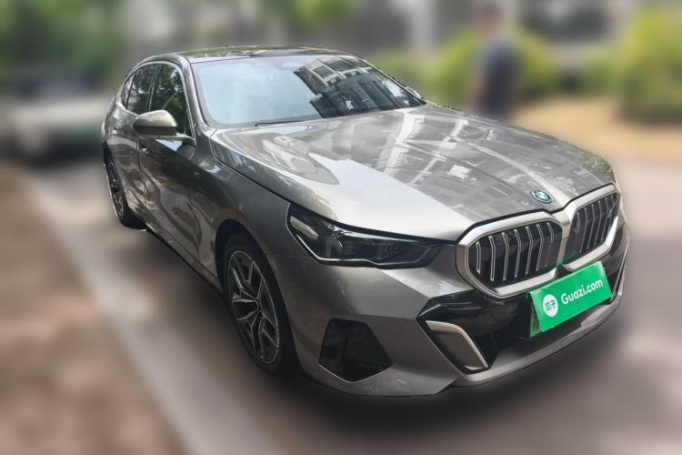 Used BMW i5 2024 eDrive 35L Luxury Model with M Sport Package Front Right 45 Deg