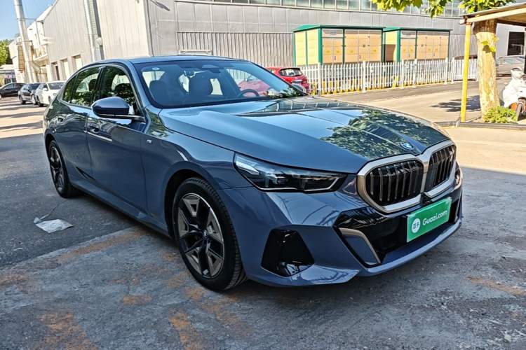 Used BMW i5 2024 eDrive 35L M Sport Package Front Right 45 Deg
