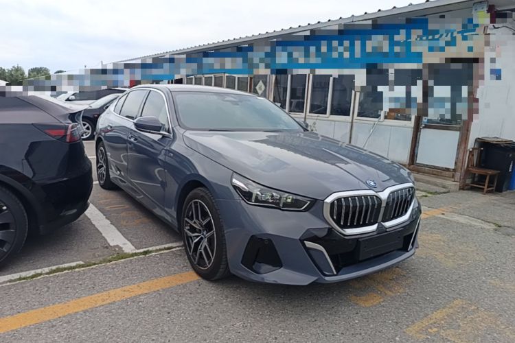 Used BMW i5 2024 eDrive 35L Luxury Model with M Sport Package Front Right 45 Deg