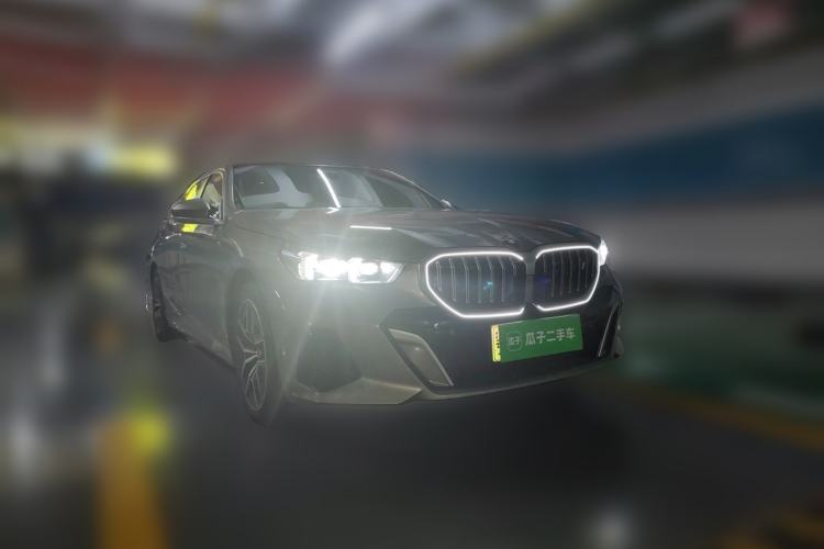 Used BMW i5 2024 eDrive 35L M Sport Package Front Right 45 Deg