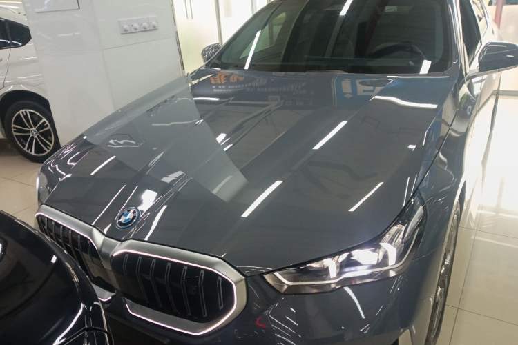 Used BMW i5 2024 eDrive 35L Luxury Package Front