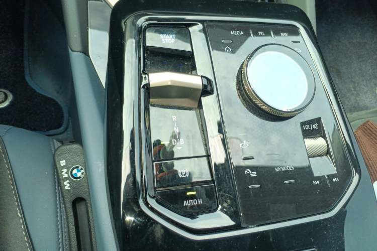 Used BMW i5 2024 eDrive 35L Luxury Model with M Sport Package Gear Lever