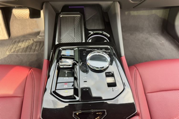 Used BMW i5 2024 eDrive 35L Prestige Luxury Package Gear Lever