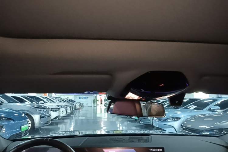 Used BMW i5 2024 eDrive 35L M Sport Package Headliner