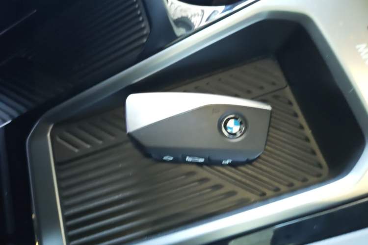 Used BMW i5 2024 eDrive 35L Luxury Package Interior 1