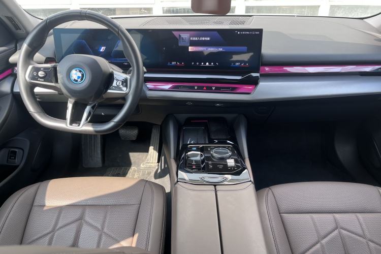 Used BMW i5 2024 eDrive 35L M Sport Package Interior 1