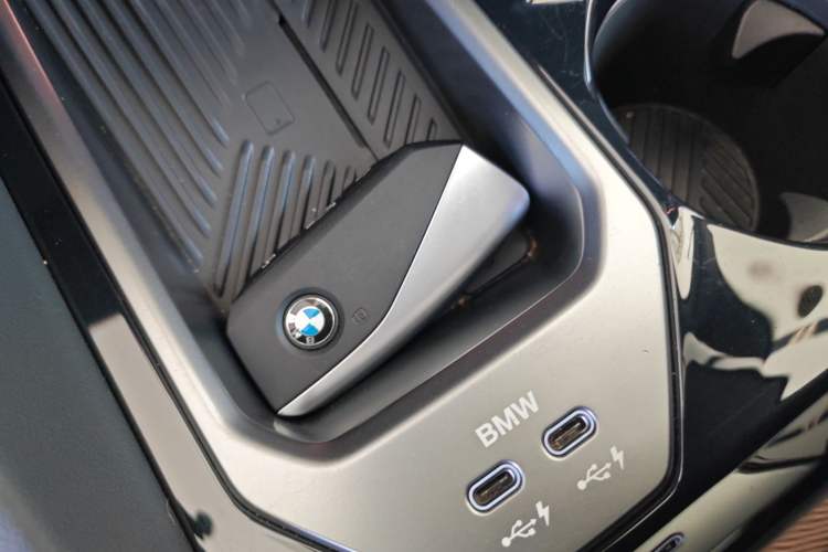 Used BMW i5 2024 eDrive 35L M Sport Package Interior 1