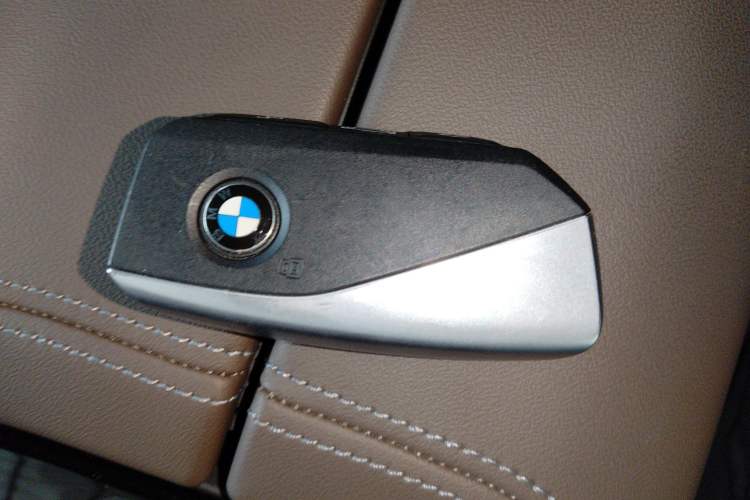 Used BMW i5 2024 eDrive 35L Luxury Package Interior 1