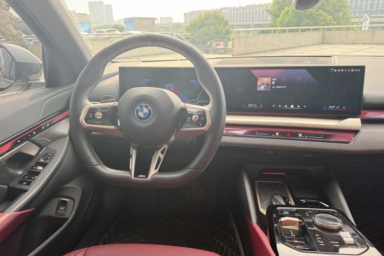 Used BMW i5 2024 eDrive 35L M Sport Package Interior 1