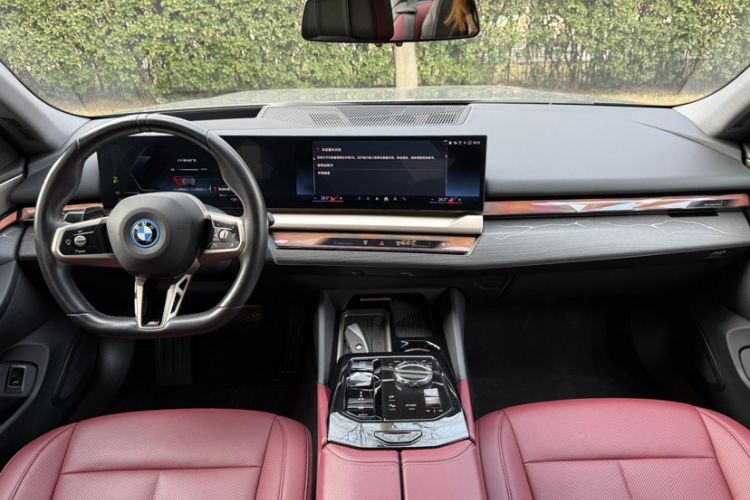 Used BMW i5 2024 eDrive 35L Luxury Model with M Sport Package Interior 2