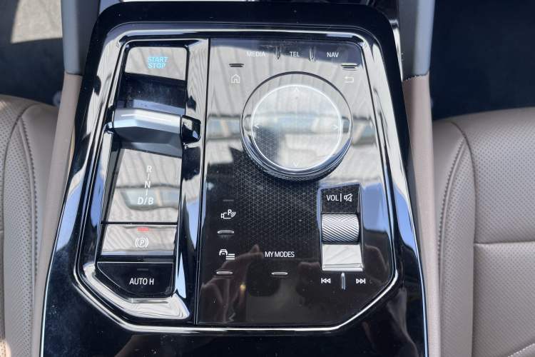 Used BMW i5 2024 eDrive 35L M Sport Package Interior 2