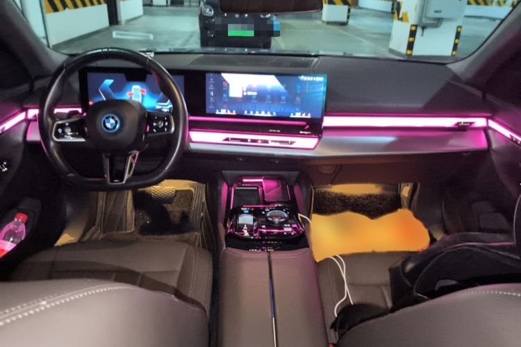 Used BMW i5 2024 eDrive 35L M Sport Package Interior 2