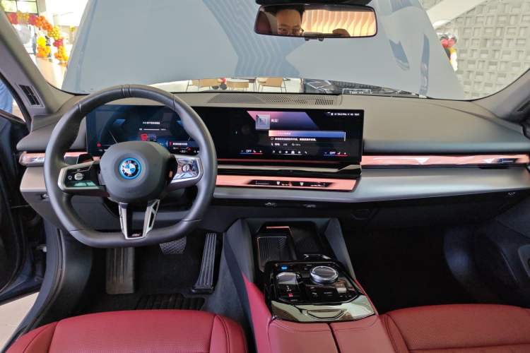 Used BMW i5 2024 eDrive 35L M Sport Package Interior 2