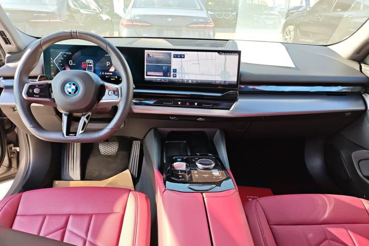 Used BMW i5 2024 eDrive 35L M Sport Package Interior 2