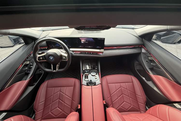 Used BMW i5 2024 eDrive 35L M Sport Package Interior 2